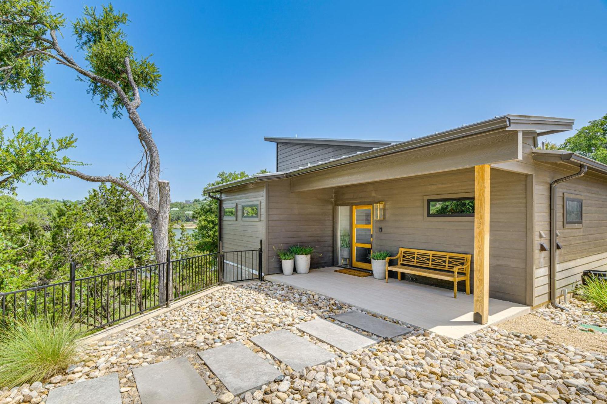 Chic Burnet Home On Lake Buchanan With 2 Fireplaces! Exterior photo