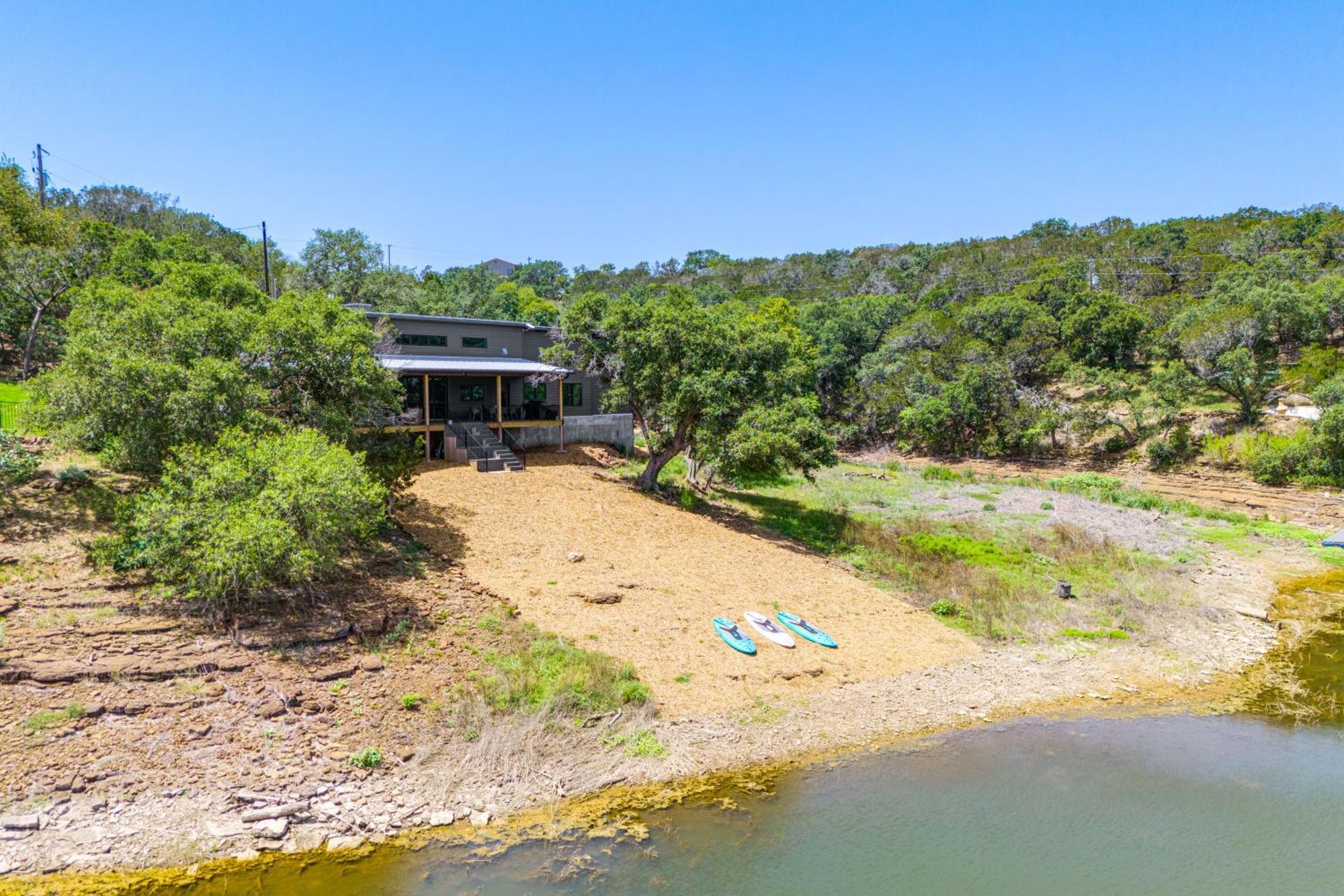 Chic Burnet Home On Lake Buchanan With 2 Fireplaces! Exterior photo