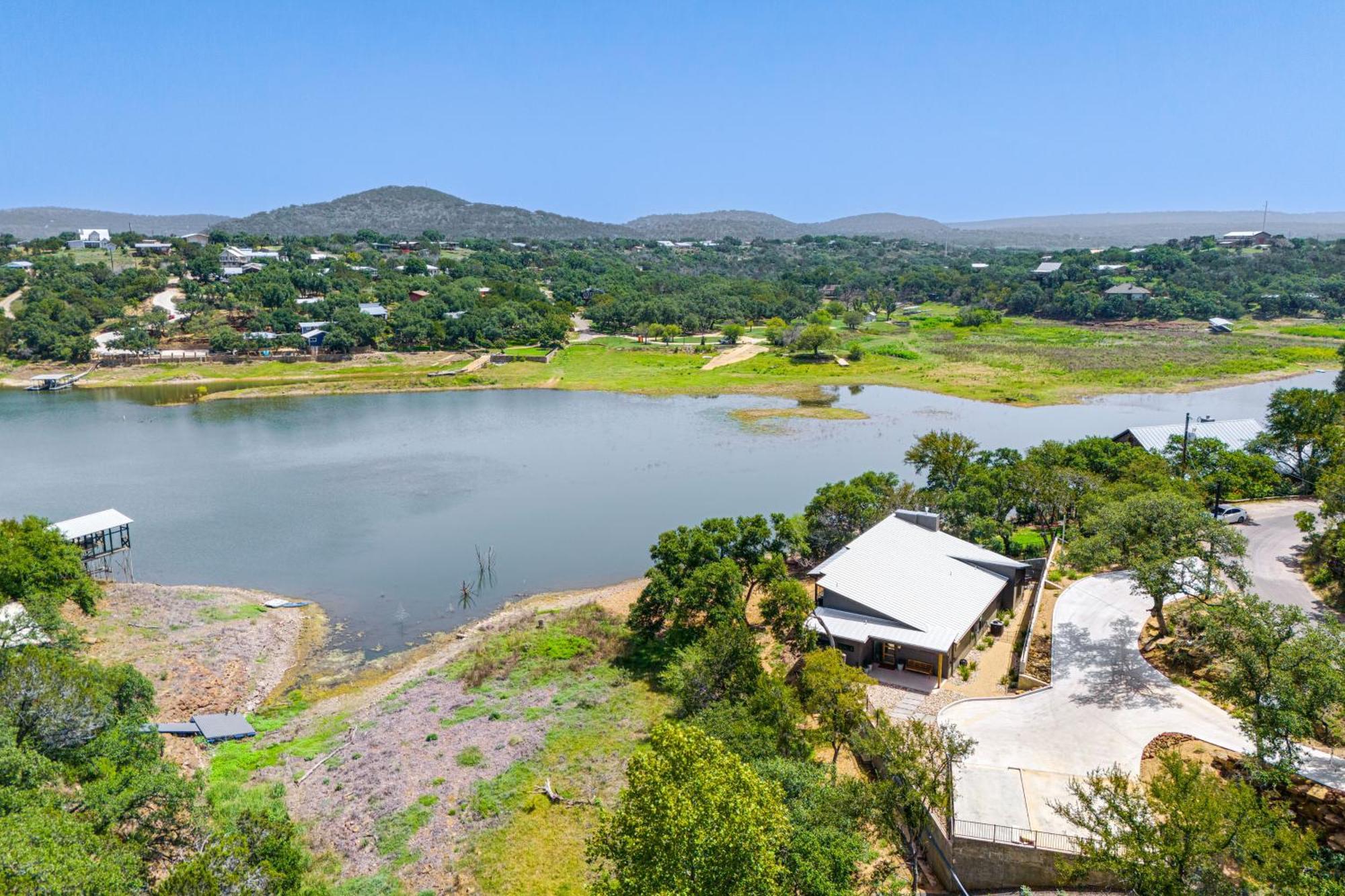 Chic Burnet Home On Lake Buchanan With 2 Fireplaces! Exterior photo